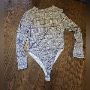 💜💜 Black white and grey bodysuit 💜💜